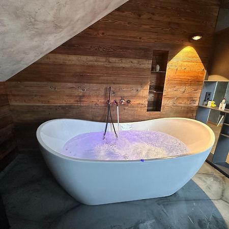 Appartement Der Extraklasse Mit Whirlpool Roding Dış mekan fotoğraf