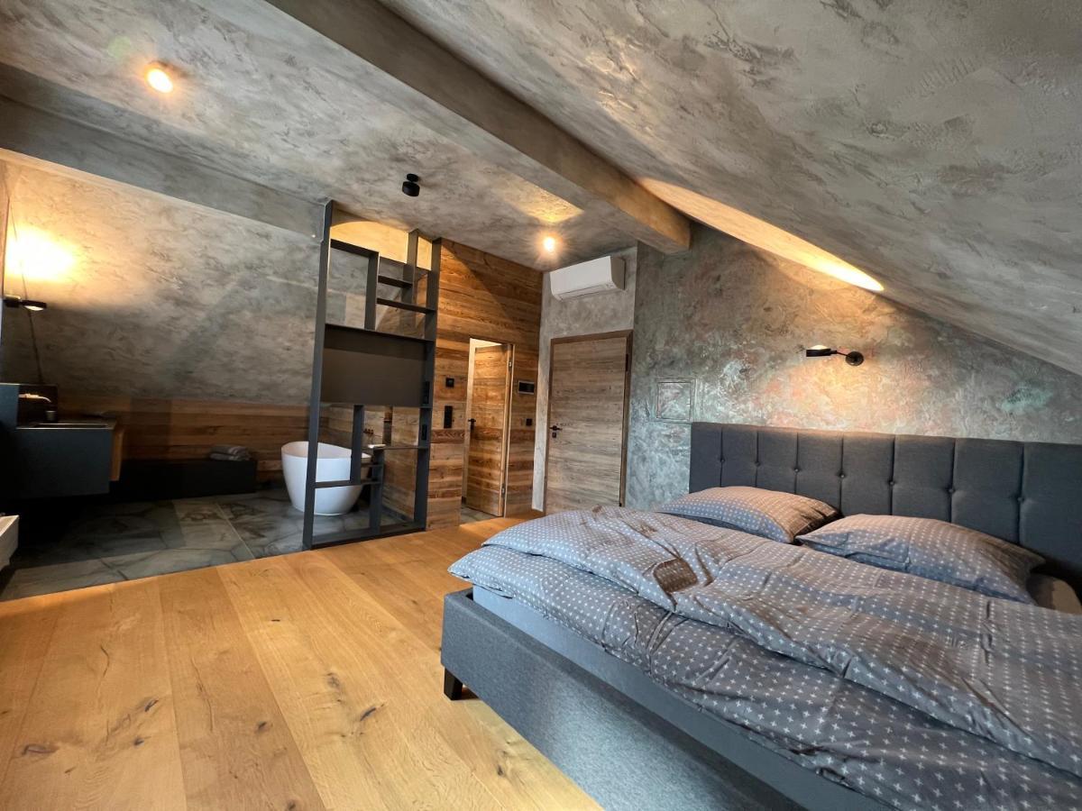 Appartement Der Extraklasse Mit Whirlpool Roding Dış mekan fotoğraf